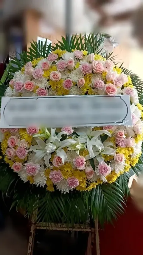 พวงหรีดลิลลี่ โทนเหลืองขาวเขียว