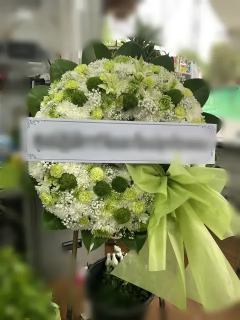 พวงหรีดลิลลี่ โทนเขียวขาว
