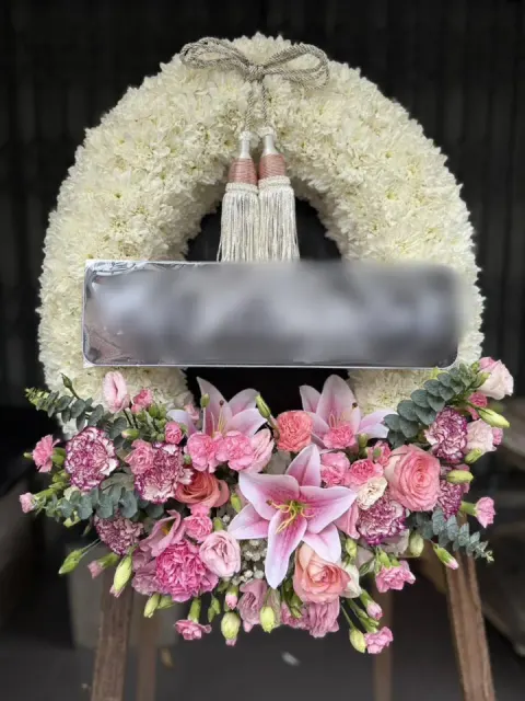 พวงหรีดลิลลี่ โทนชมพูขาว