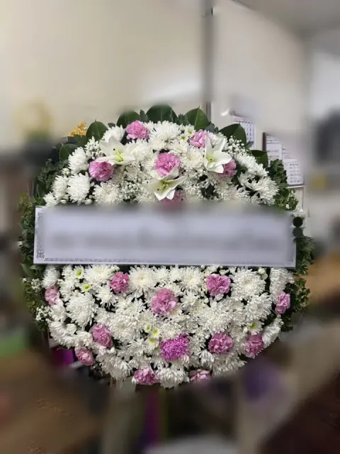 พวงหรีดลิลลี่ โทนขาวชมพู