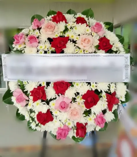 พวงหรีดกุหลาบ โทนชมพูขาว