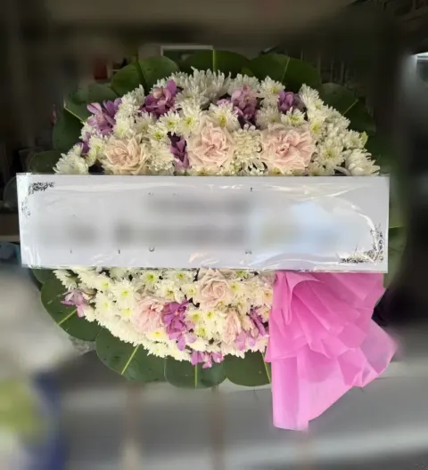 พวงหรีดกล้วยไม้ โทนชมพูครีมพีช