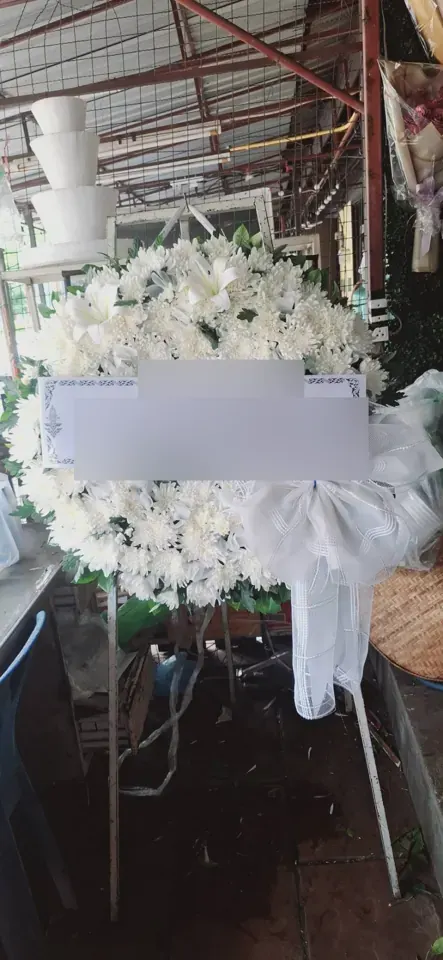 พวงหรีดลิลลี่ โทนเขียวขาว
