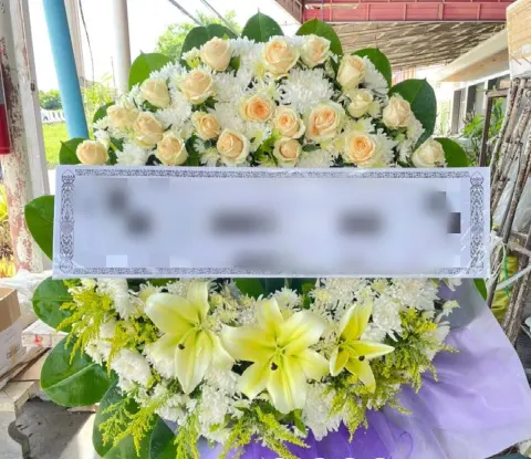 พวงหรีดลิลลี่ โทนขาวชมพูพีช