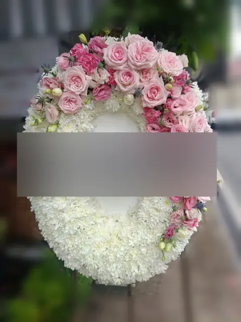 พวงหรีดกุหลาบ โทนขาวชมพู