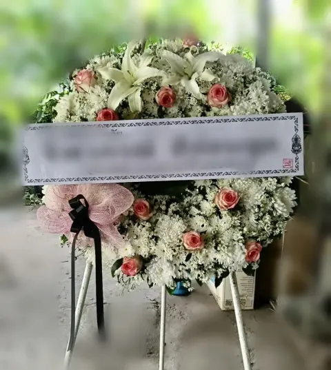พวงหรีดลิลลี่ โทนขาวพีชเขียว
