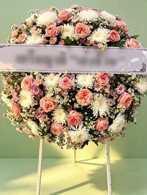 พวงหรีดกุหลาบ โทนชมพูขาว