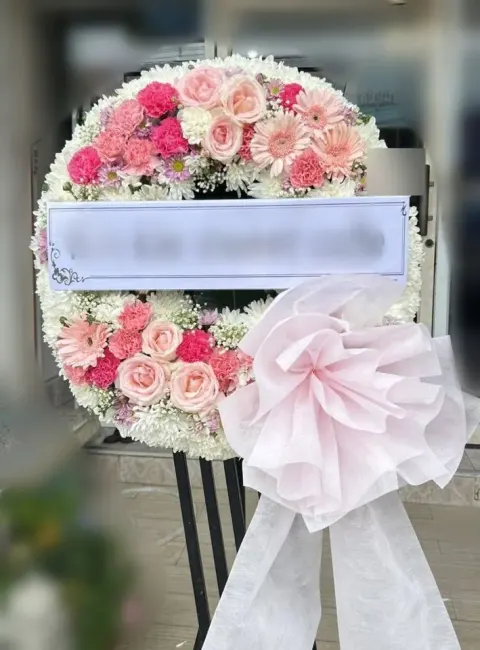 พวงหรีดกุหลาบ โทนชมพูขาว