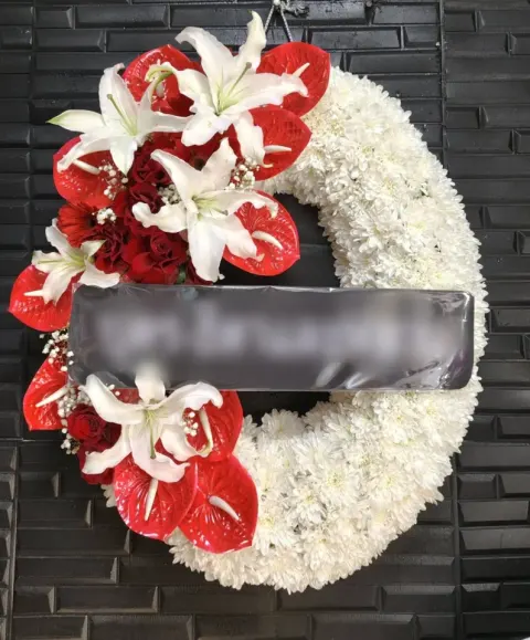 พวงหรีดลิลลี่ โทนแดงขาว