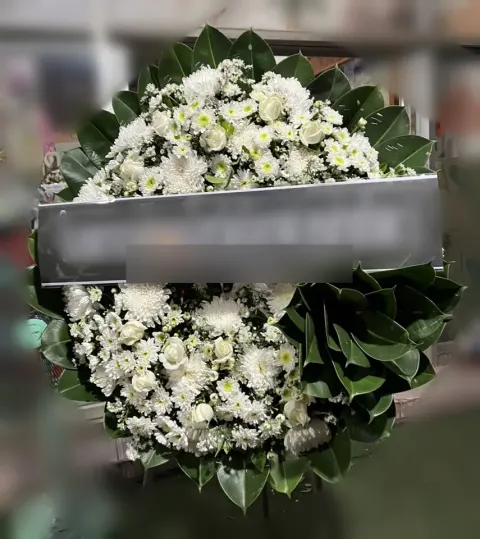 พวงหรีดกุหลาบ โทนขาวล้วน