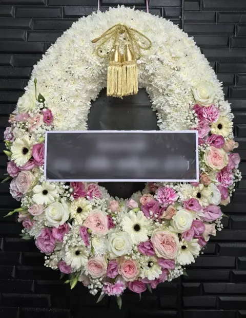 พวงหรีดกุหลาบ โทนขาวชมพูม่วง