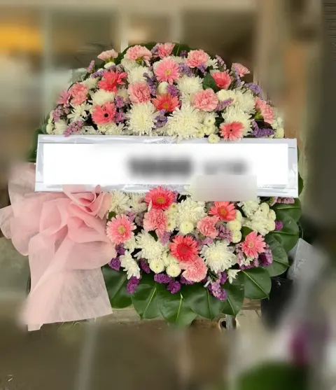 พวงหรีดเยอบีร่า โทนชมพูขาวม่วง
