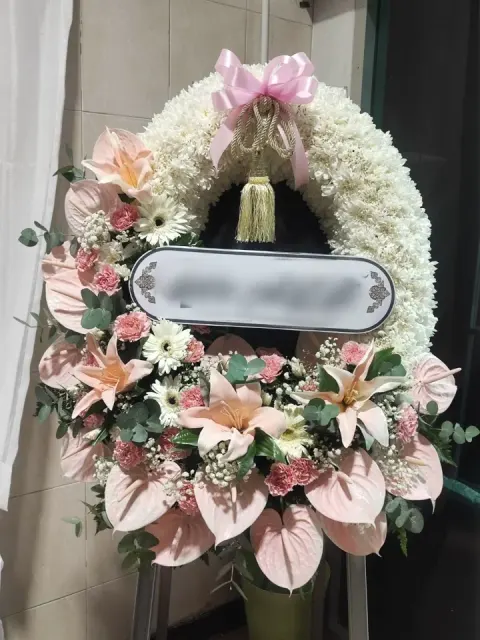 พวงหรีดลิลลี่ โทนชมพูขาวเขียว