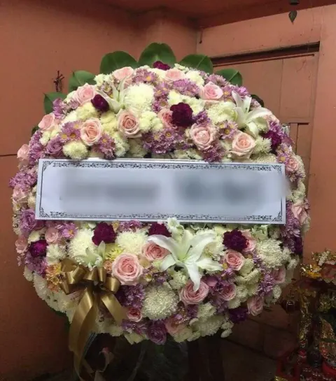พวงหรีดลิลลี่ โทนม่วงชมพูครีม