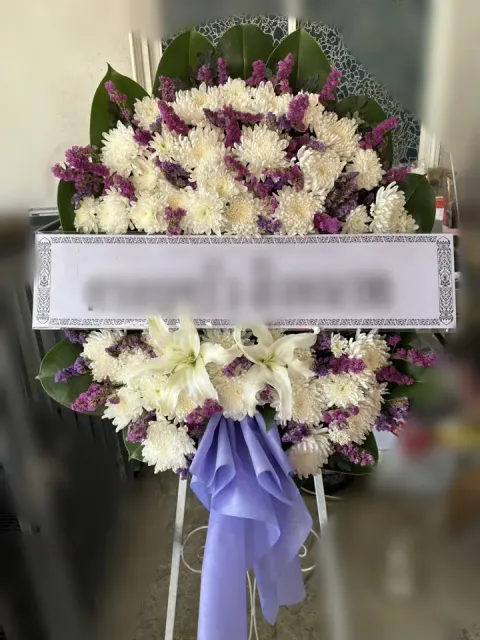 พวงหรีดลิลลี่ โทนขาวม่วง