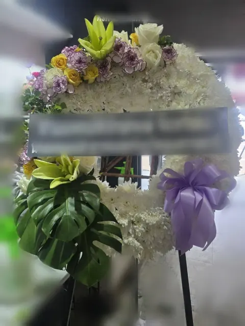 พวงหรีดลิลลี่ โทนเหลืองขาวชมพู
