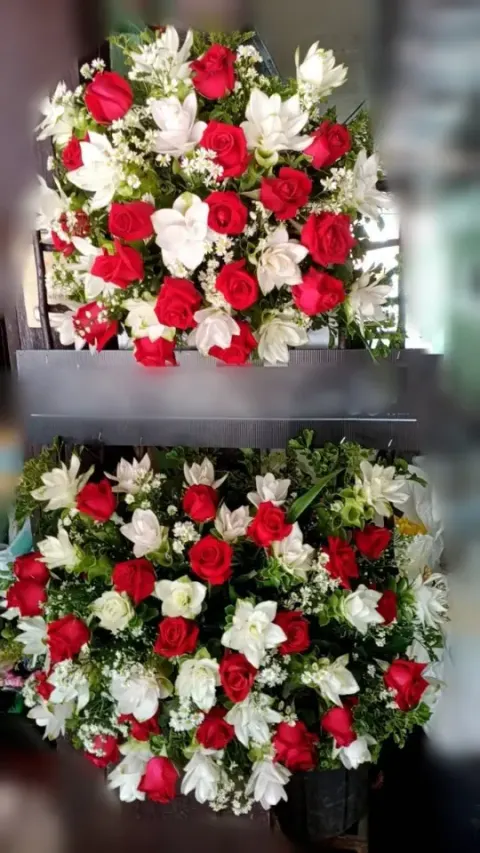 พวงหรีดกุหลาบ โทนแดงขาว