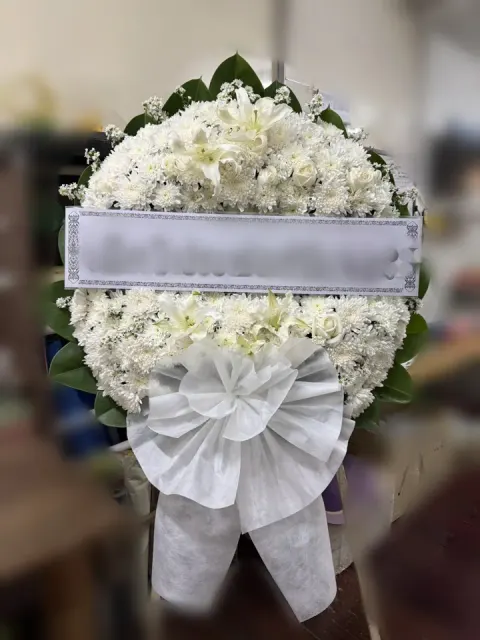 พวงหรีดลิลลี่ โทนขาวล้วน