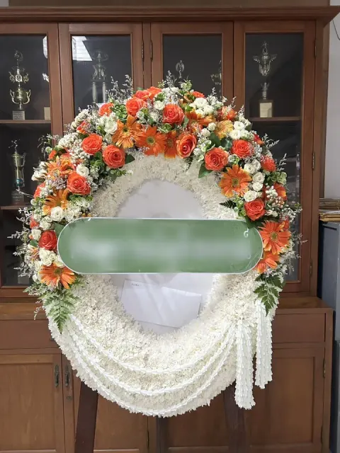 พวงหรีดกุหลาบ โทนขาวส้ม