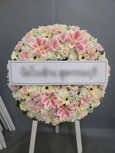 พวงหรีดลิลลี่ โทนชมพูขาว