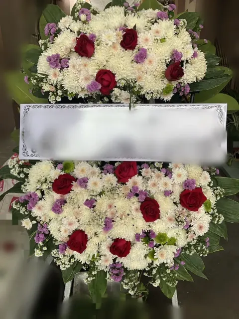 พวงหรีดกุหลาบ โทนขาวม่วง