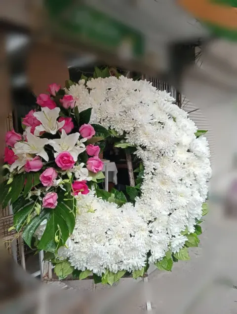 พวงหรีดกล้วยไม้ โทนขาวชมพู