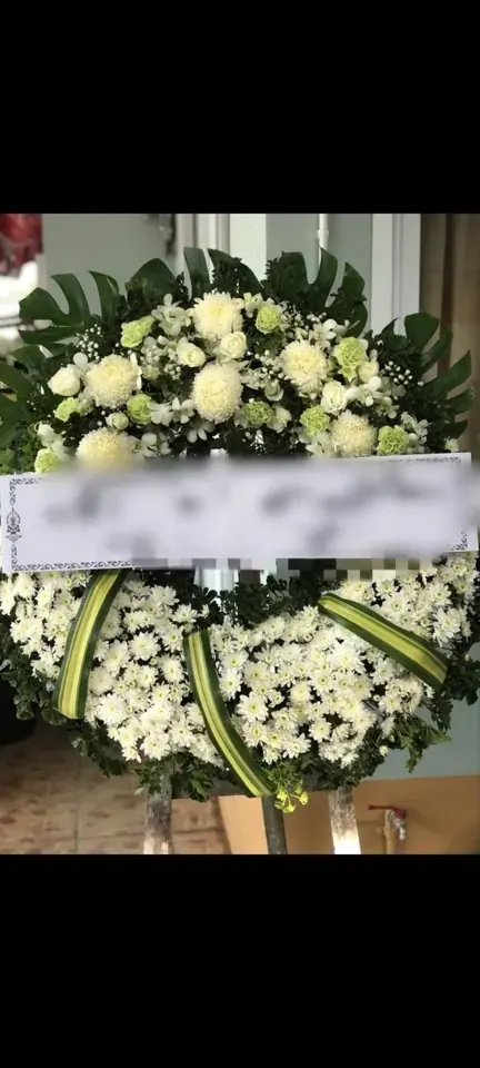 พวงหรีดกล้วยไม้ โทนขาวเขียว