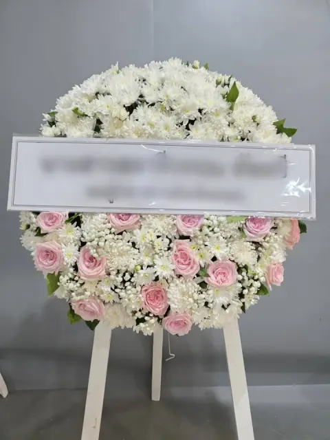 พวงหรีดกุหลาบ โทนขาวชมพู