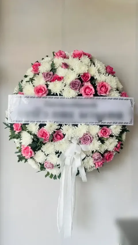 พวงหรีดกุหลาบ โทนชมพูขาว
