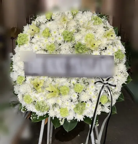 พวงหรีดลิลลี่ โทนเขียวขาว