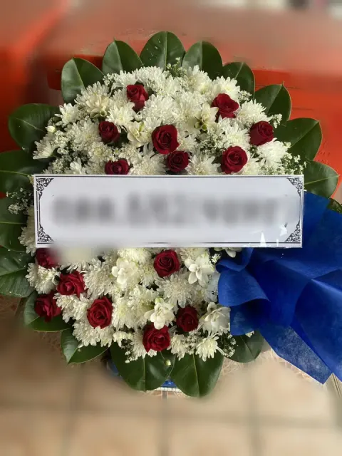 พวงหรีดกุหลาบ โทนแดงขาว