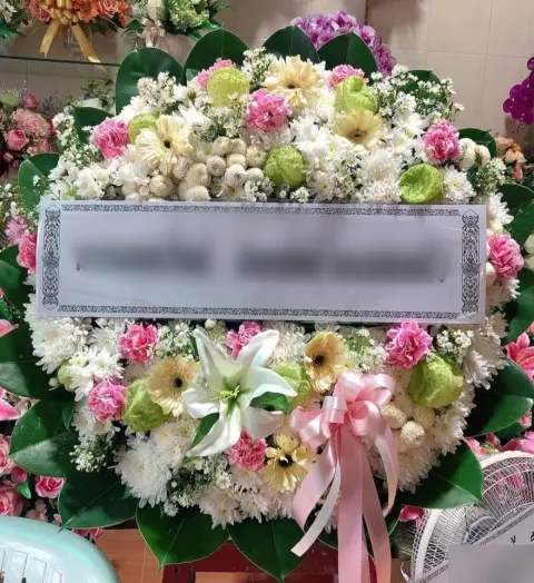 พวงหรีดลิลลี่ โทนเหลืองชมพูขาว