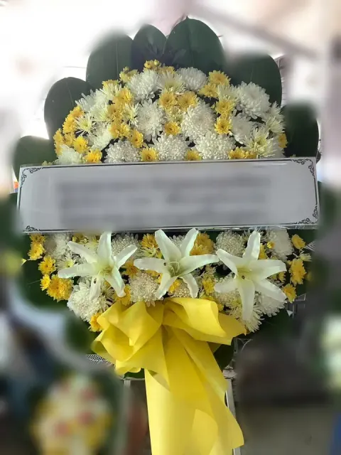 พวงหรีดลิลลี่ โทนเหลืองขาว