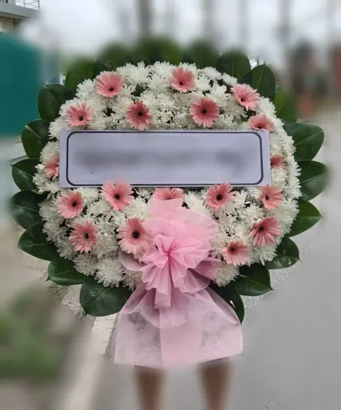 พวงหรีดเยอบีร่า โทนขาวชมพู