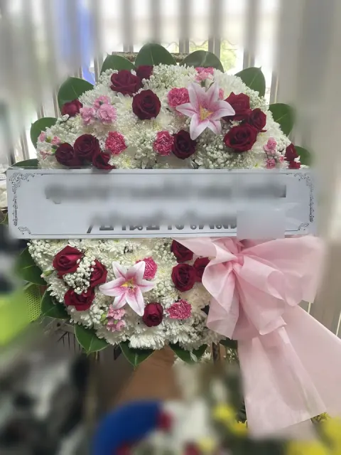 พวงหรีดลิลลี่ โทนชมพูขาวแดง