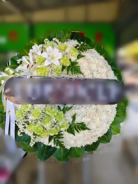 พวงหรีดลิลลี่ โทนเขียวขาว