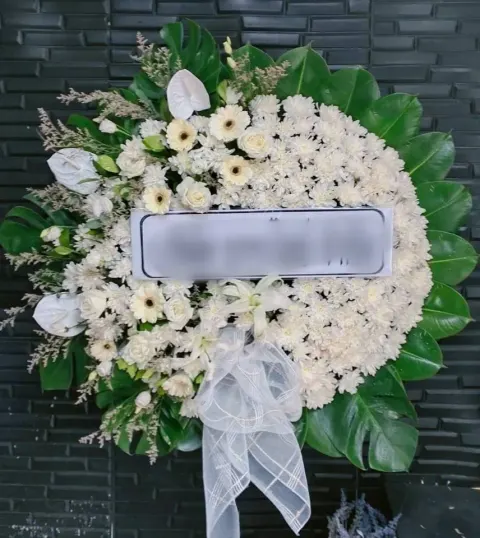 พวงหรีดลิลลี่ โทนครีมเขียวขาว