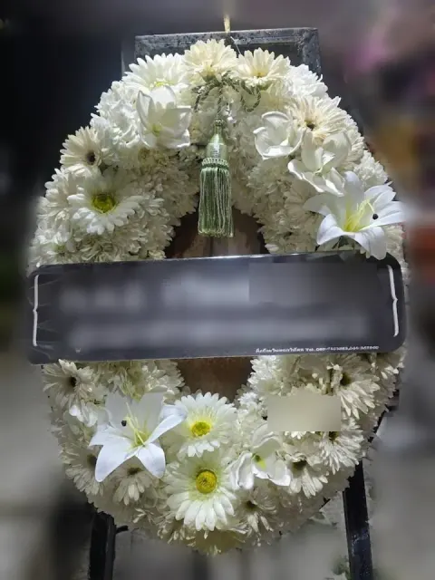 พวงหรีดลิลลี่ โทนขาวเขียว