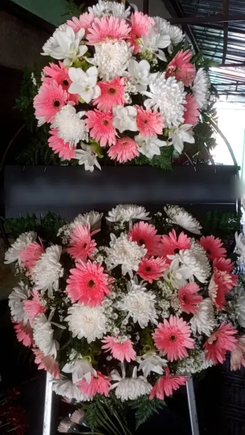 พวงหรีดกล้วยไม้ โทนชมพูขาว