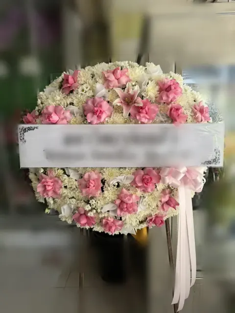 พวงหรีดลิลลี่ โทนชมพูขาว