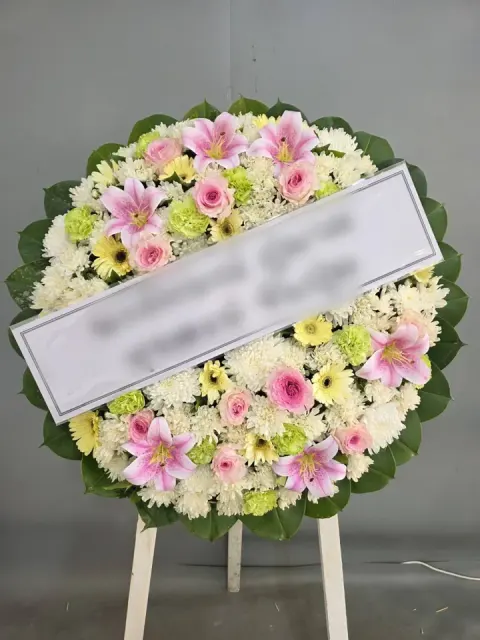 พวงหรีดลิลลี่ โทนเหลืองชมพูเขียว