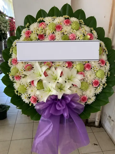 พวงหรีดเบญจมาศ โทนขาวชมพู