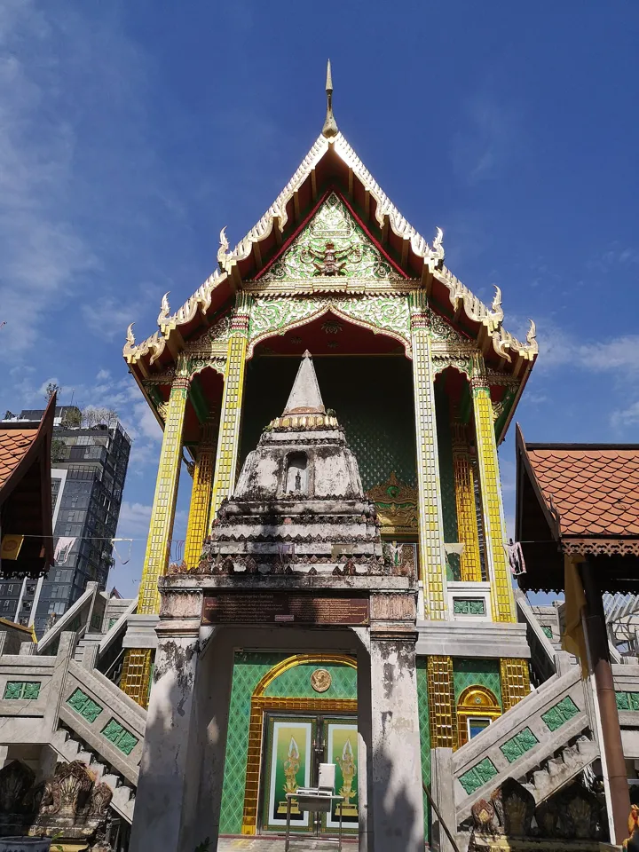 อุโบสถวัดลุ่มเจริญศรัทธา เขตสาทร กรุงเทพมหานคร