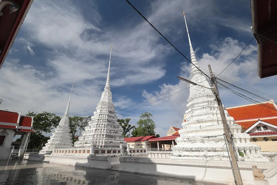 บริเวณวัดไพชยนต์พลเสพย์ อำเภอพระประแดง จังหวัดสมุทรปราการ