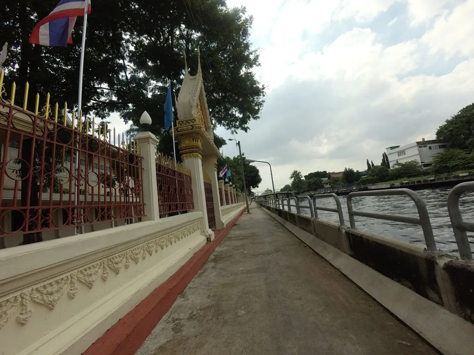 บริเวณวัดพระไกรสีห์ เขตบางกะปิ กรุงเทพมหานคร